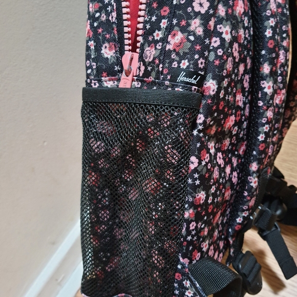 Herschel Backpack - Picture 4 of 5